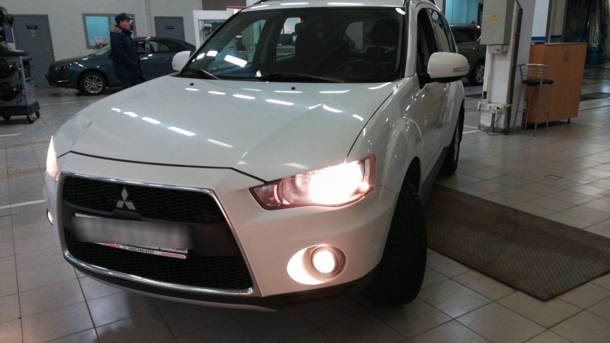 Mitsubishi Outlander II Рестайлинг 2011