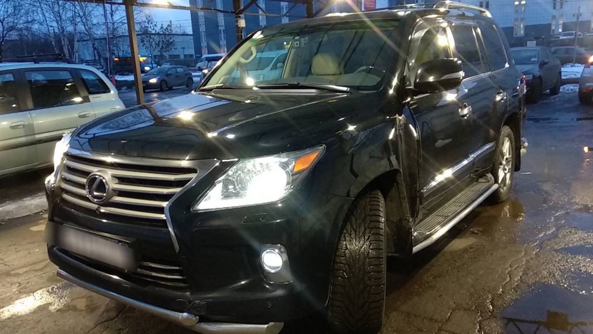 Lexus LX III