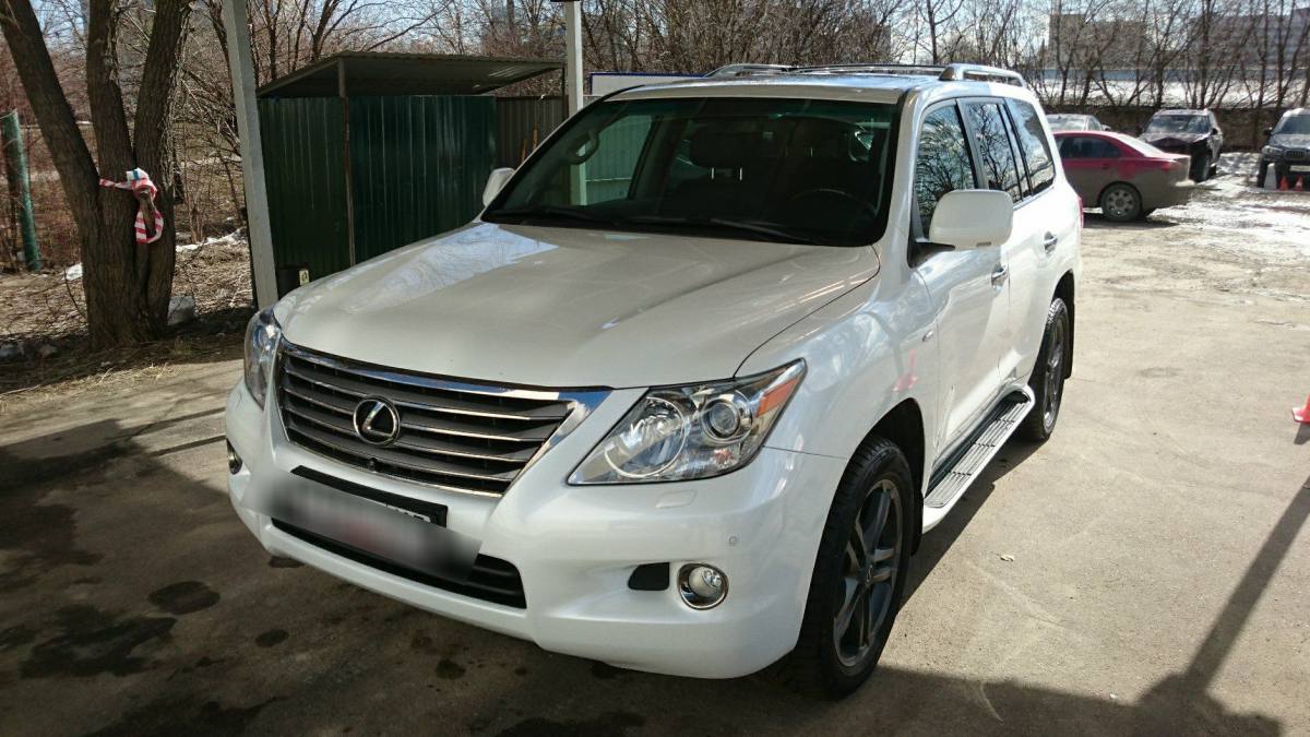 Lexus LX III