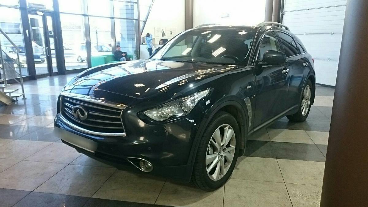 Infiniti QX70