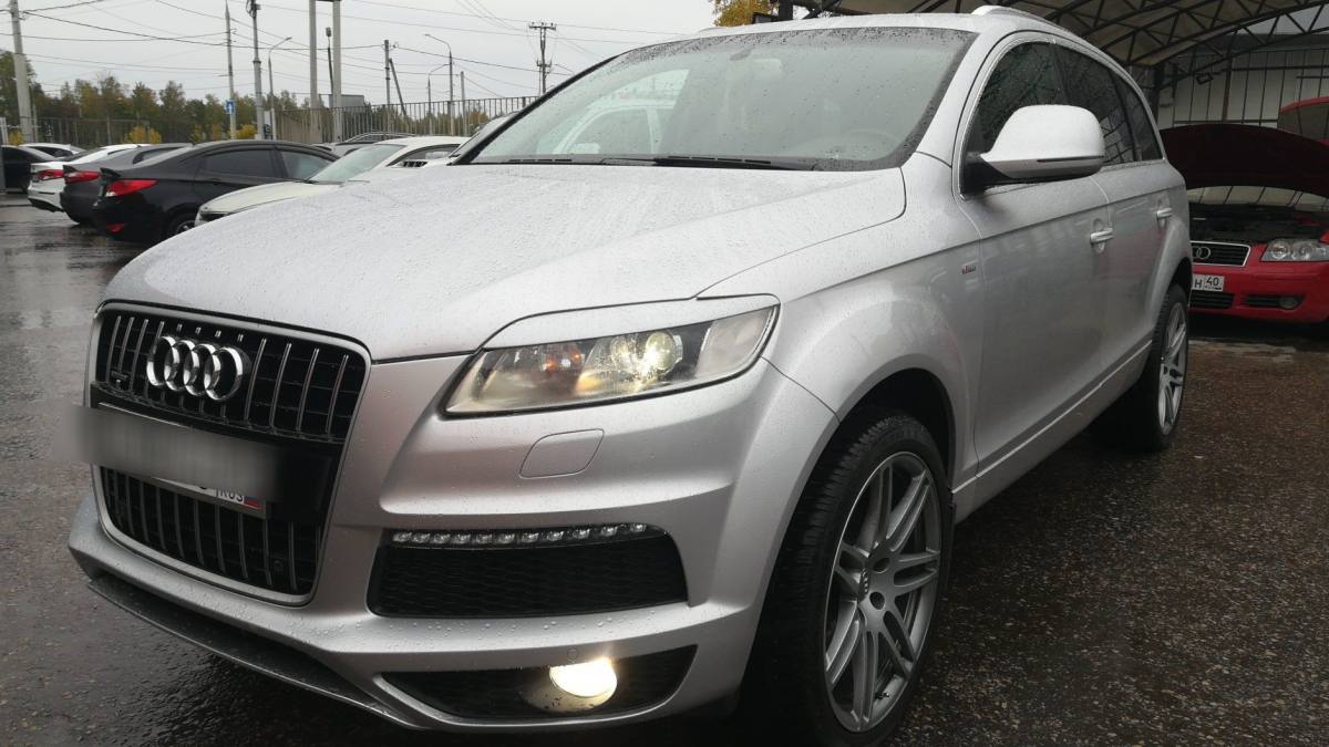 Audi Q7 I