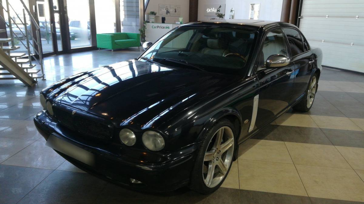 Jaguar XJR III (X350)