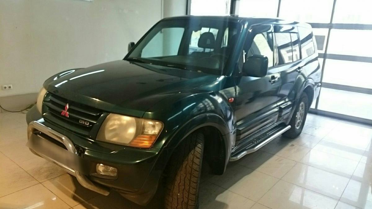 Mitsubishi Pajero III 2001