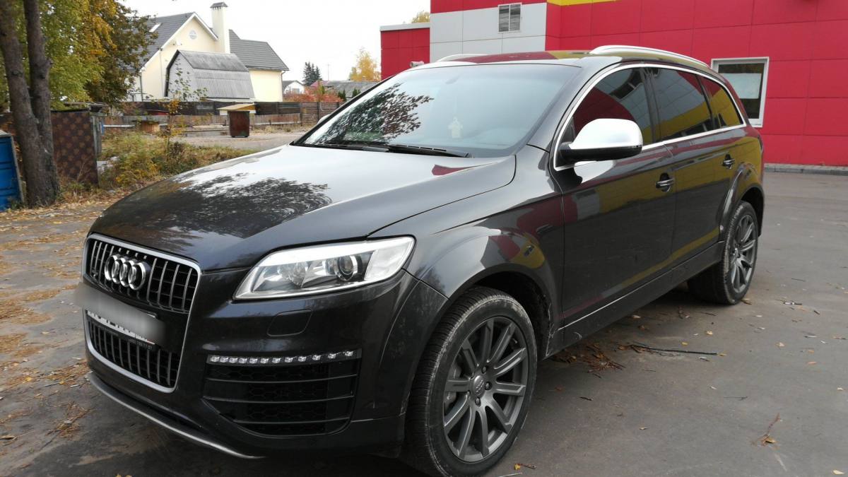 Audi Q7 I