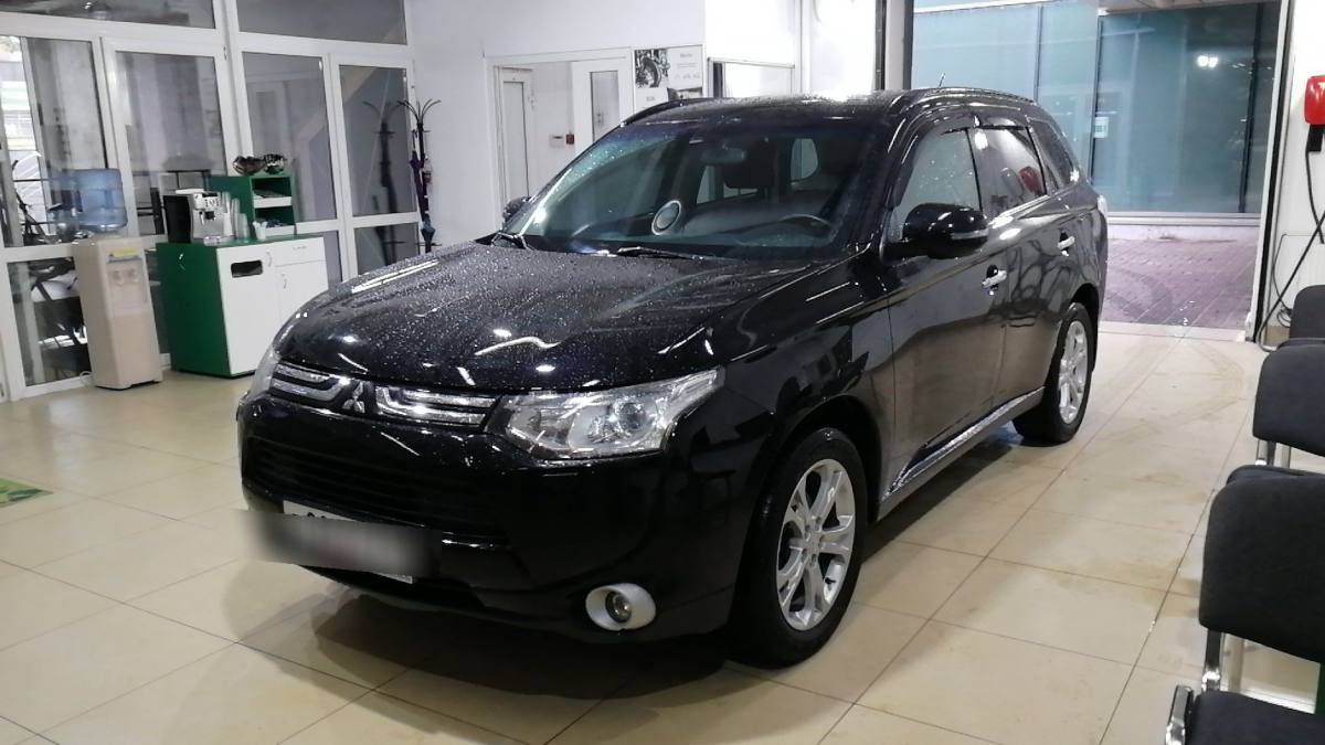 Mitsubishi Outlander III 2012