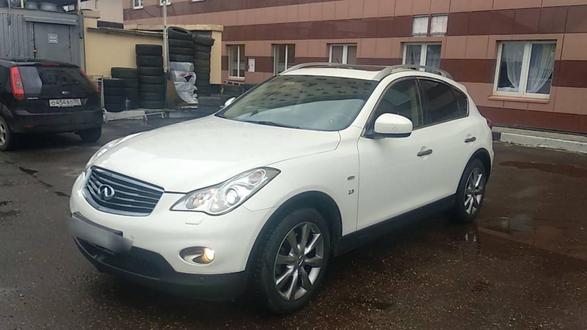 Infiniti QX50 I