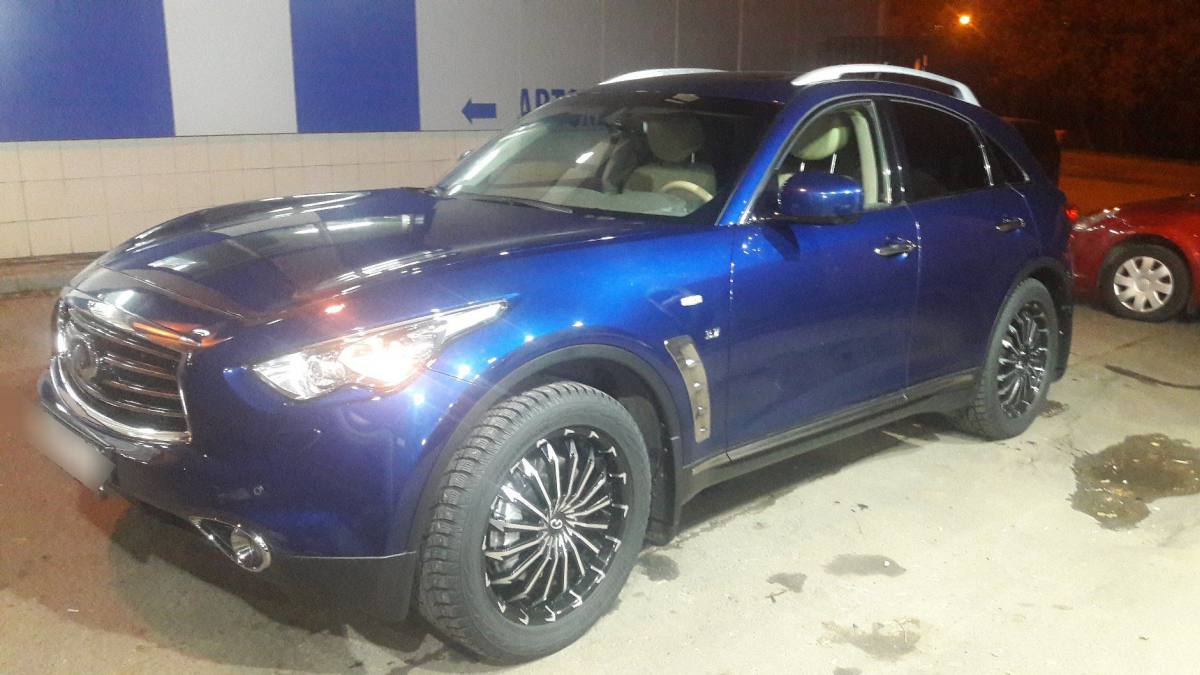 Infiniti QX70