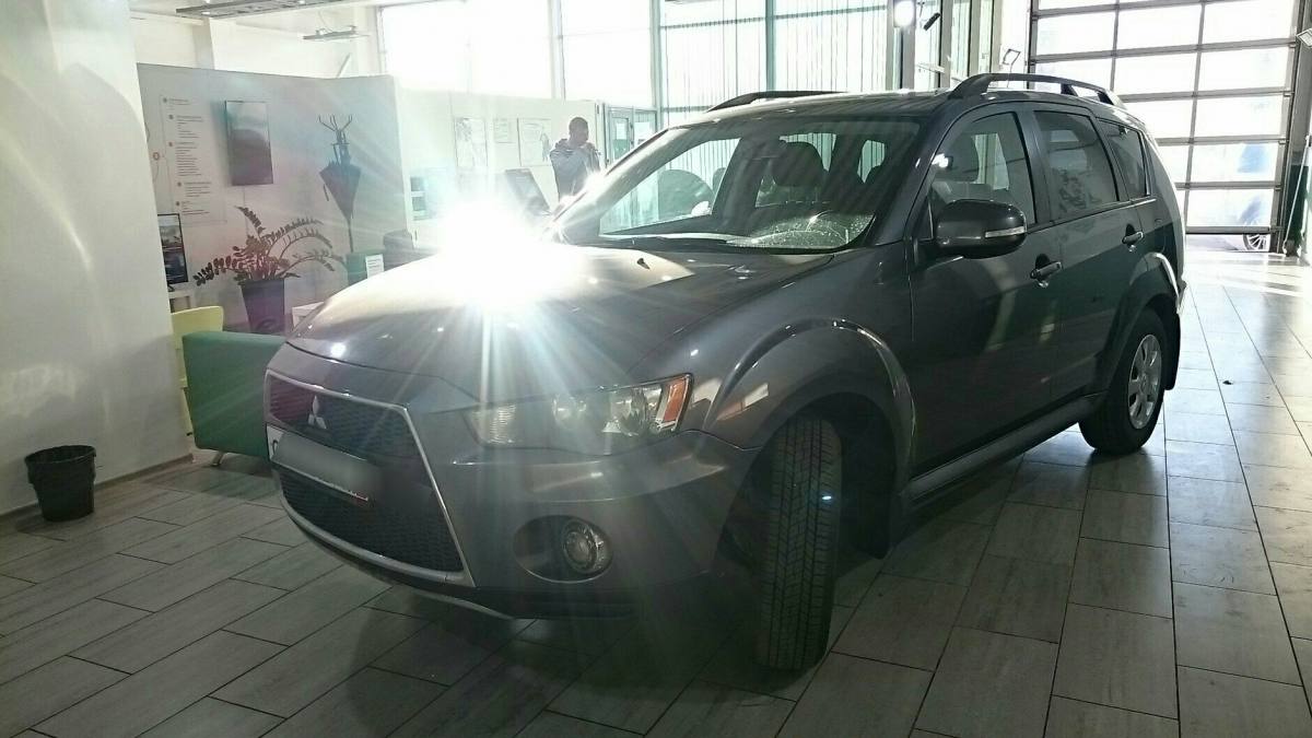 Mitsubishi Outlander II Рестайлинг 2011