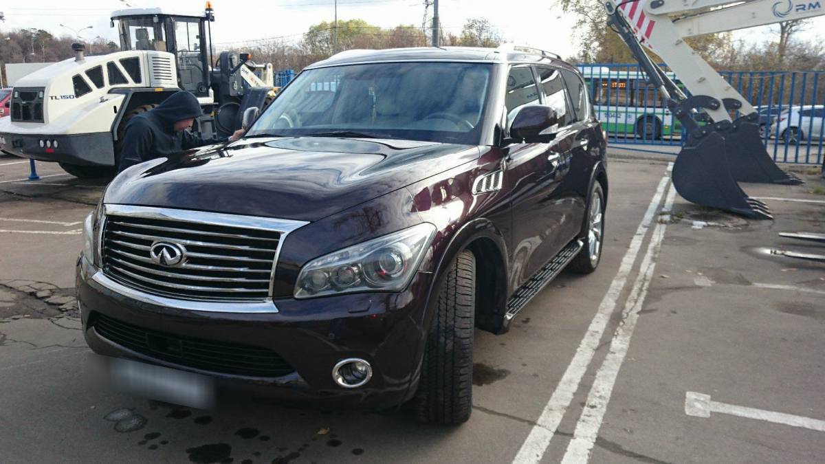 Infiniti QX56 II