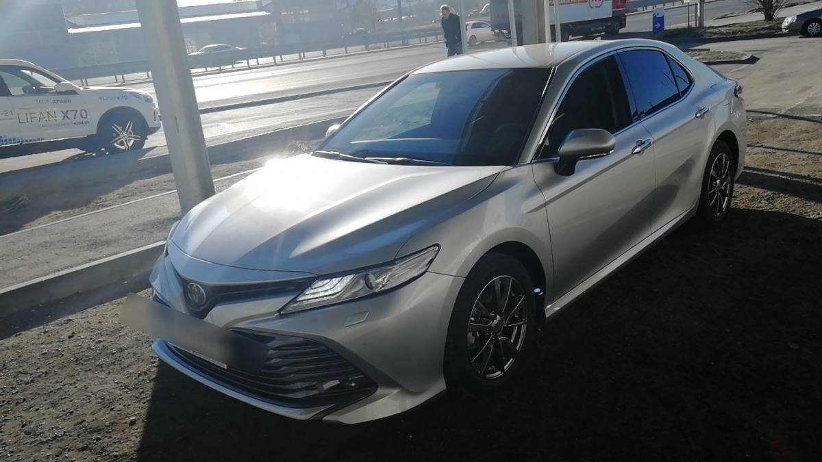 Toyota Camry VIII (XV70)