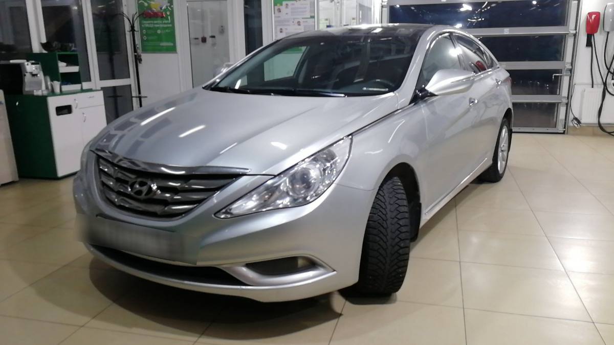 Hyundai Sonata VI (YF)