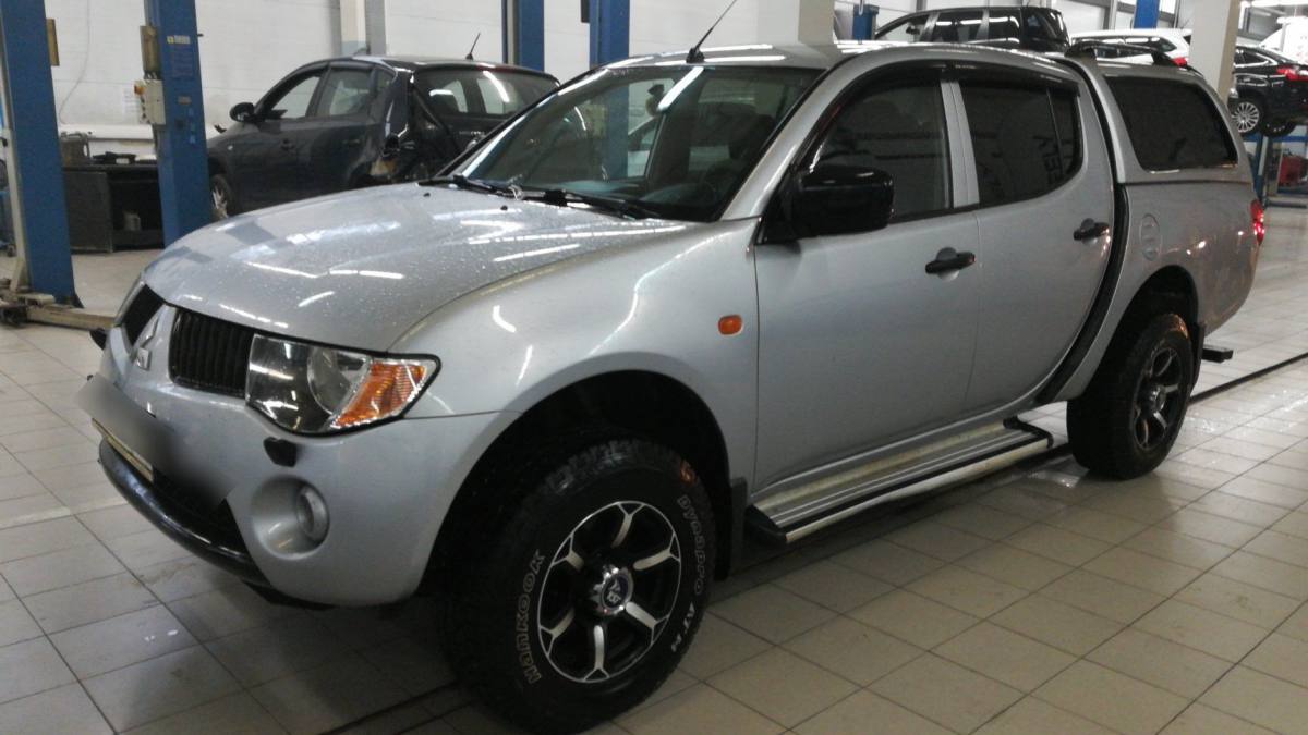 Mitsubishi L200 IV