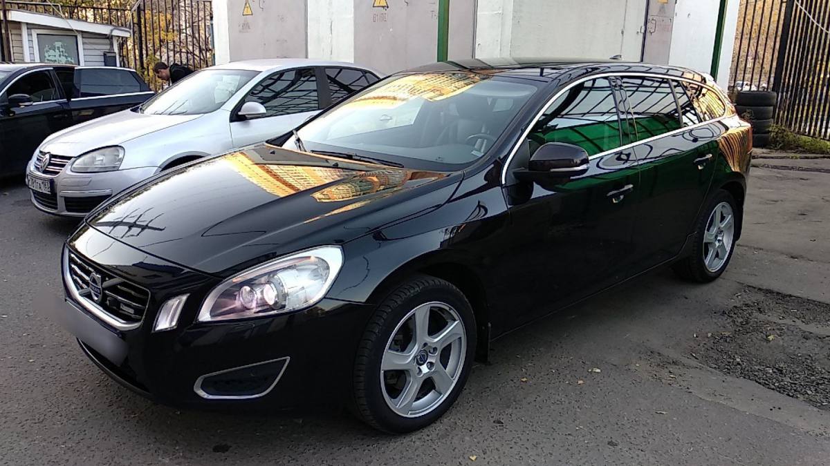 Volvo V60 I