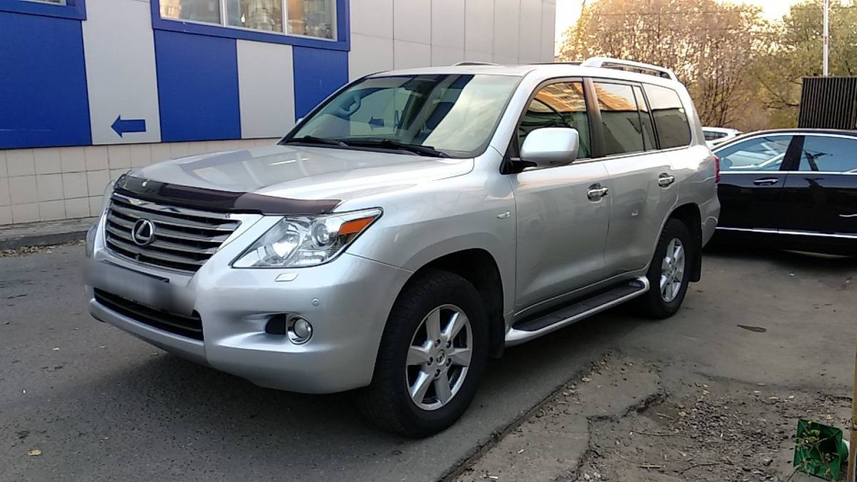 Lexus LX III