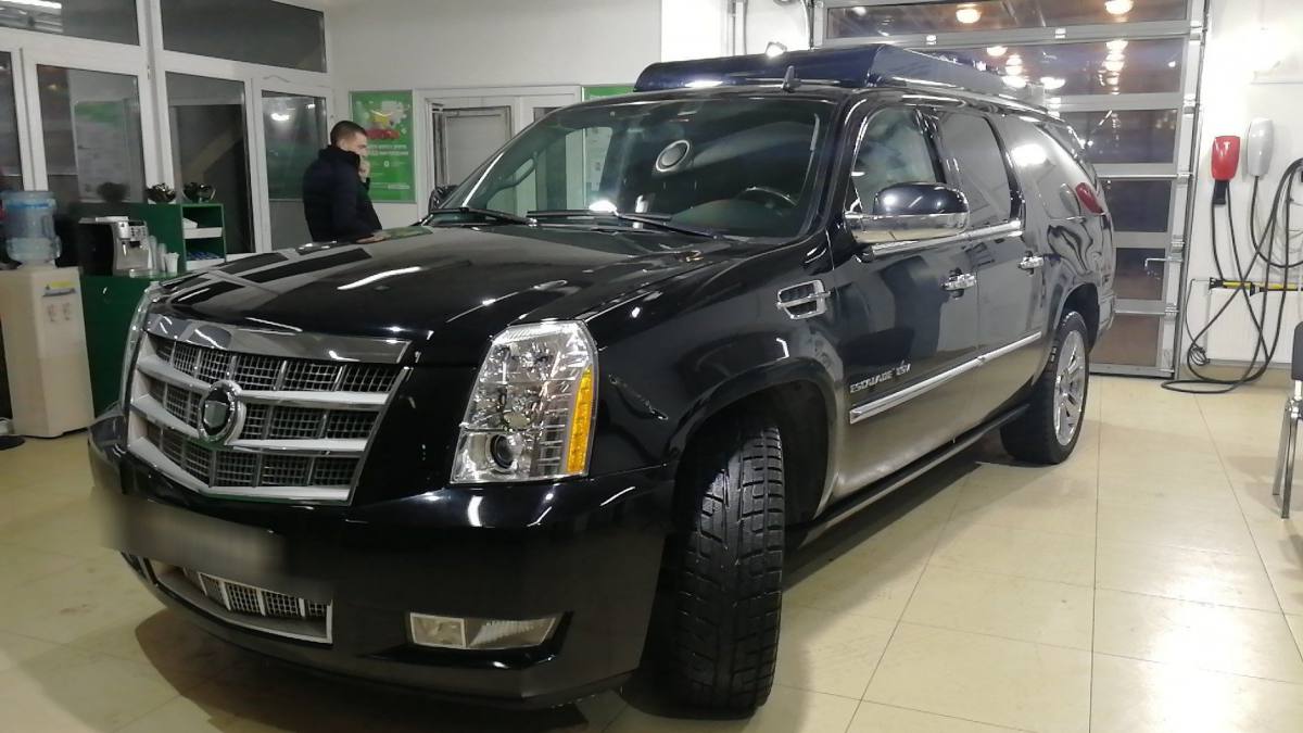 Cadillac Escalade III