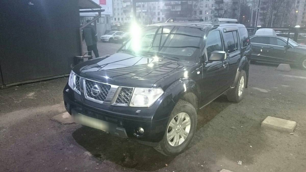 Nissan Pathfinder III