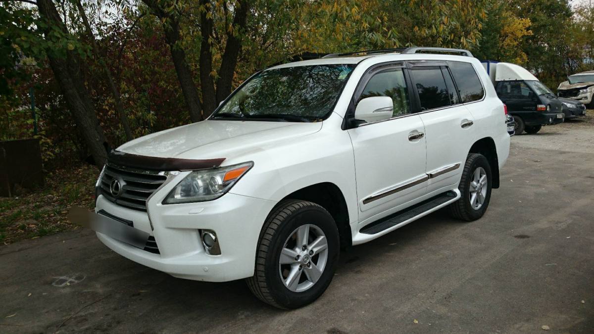 Lexus LX III