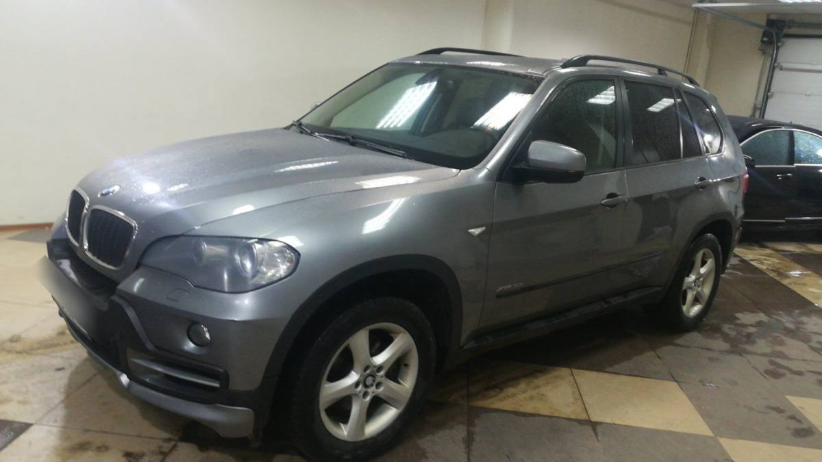 BMW X5 II (E70) 2010
