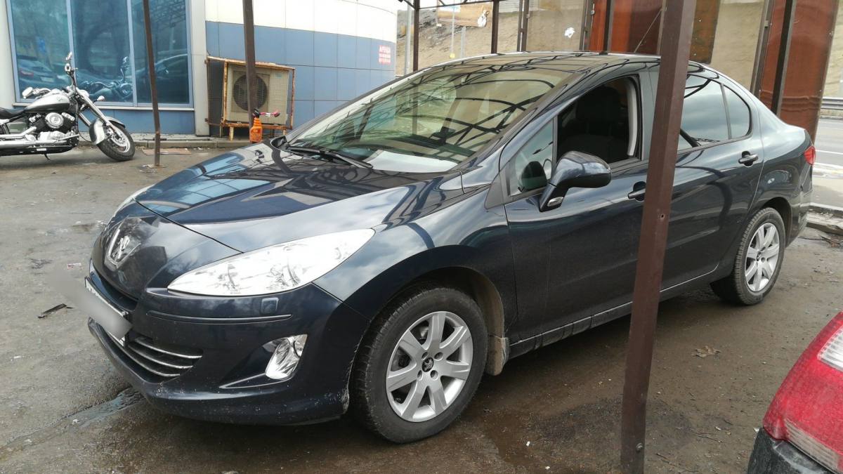 Peugeot 408 I