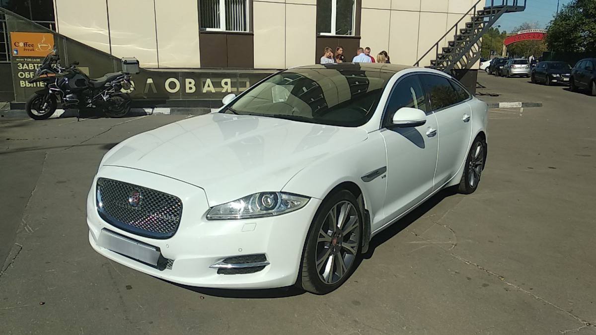 Jaguar XJ IV (X351)