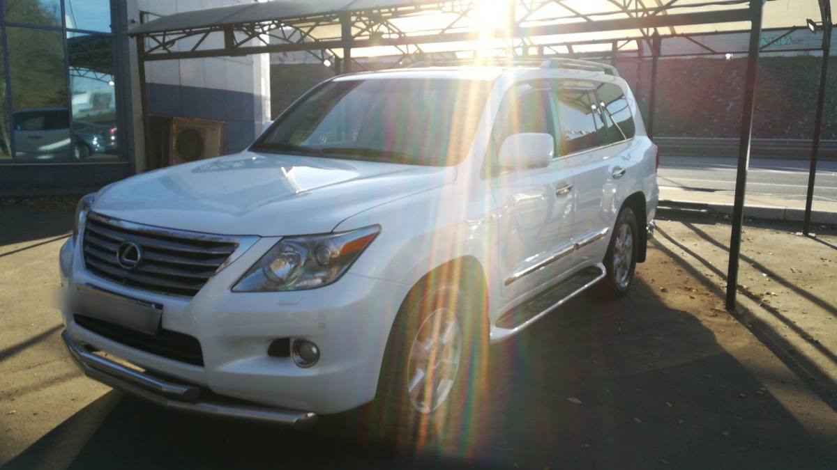 Lexus LX III