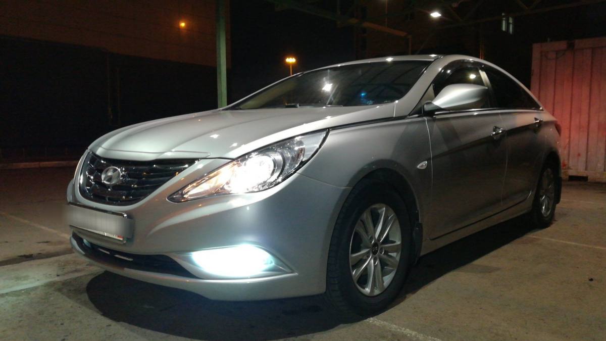 Hyundai Sonata VI (YF)