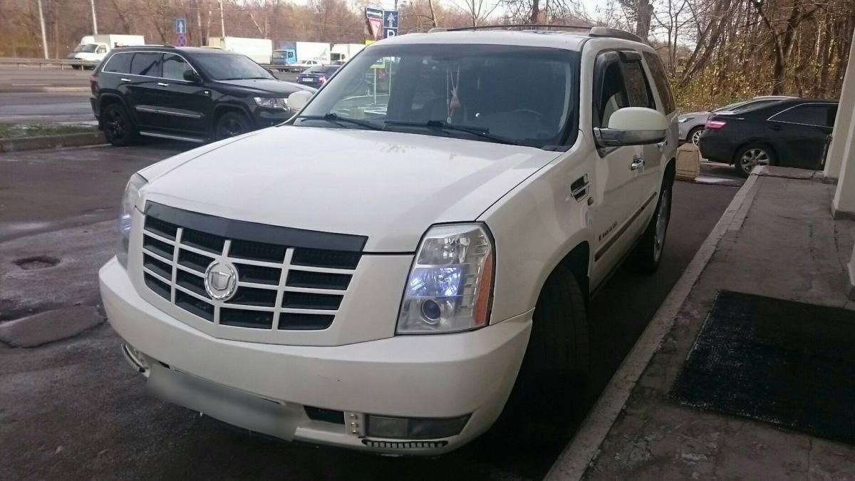 Cadillac Escalade III