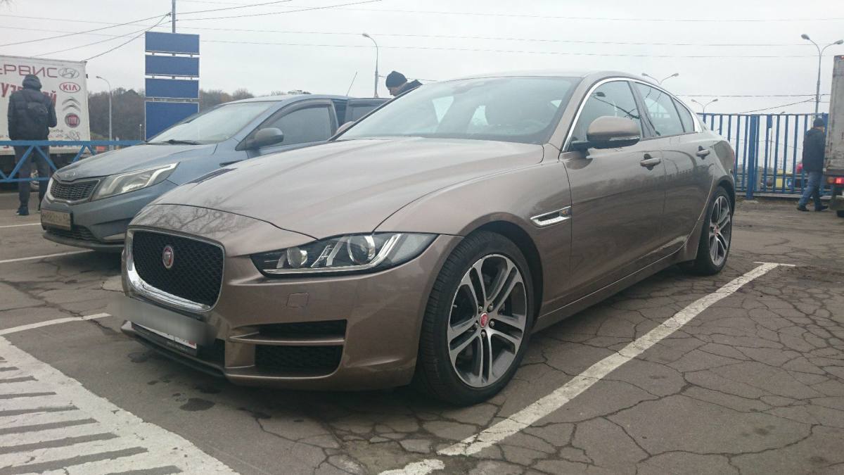 Jaguar XE