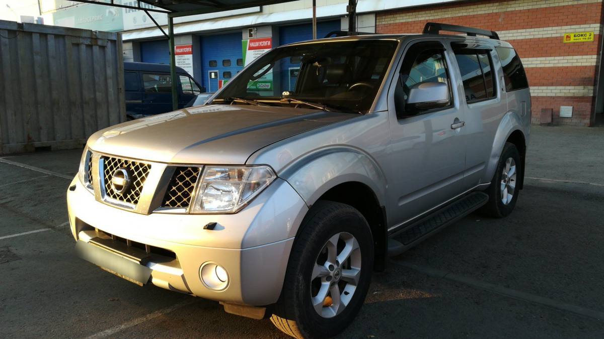 Nissan Pathfinder III