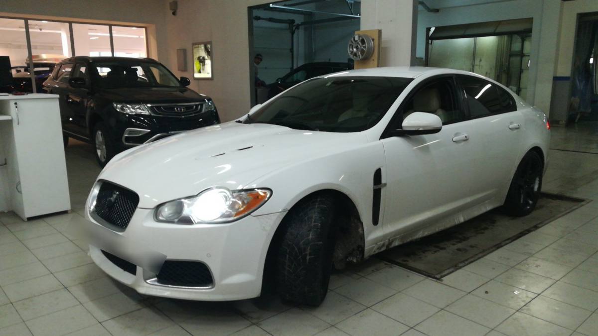 Jaguar XFR I 2010