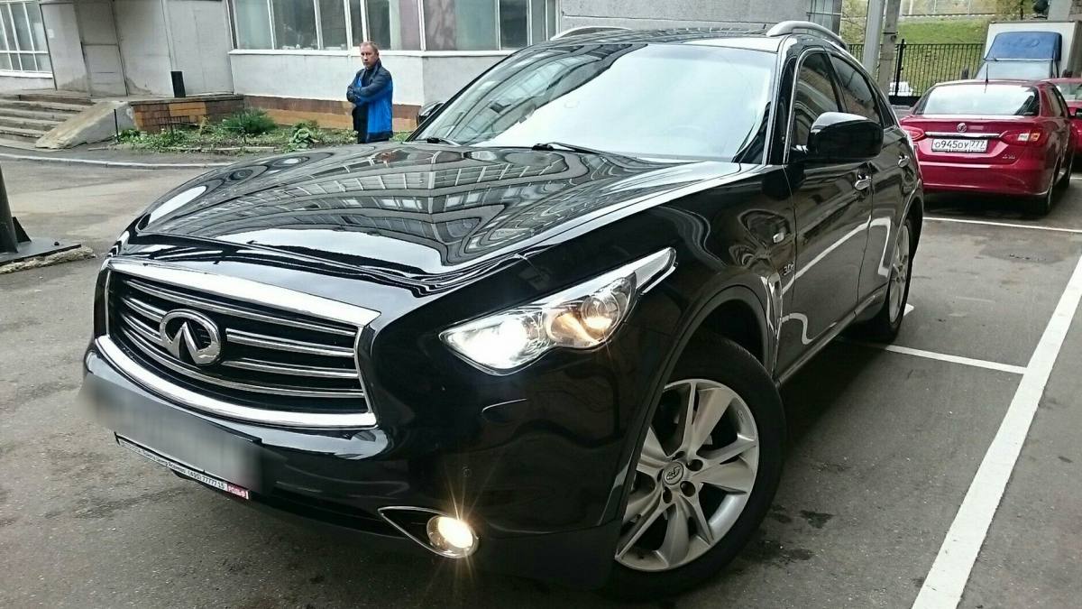 Infiniti QX70