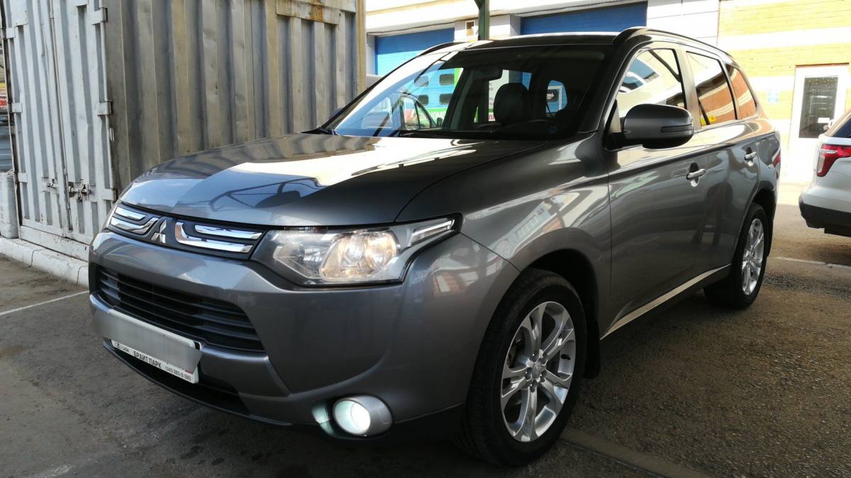 Mitsubishi Outlander III