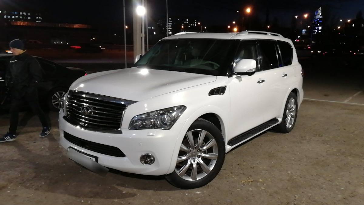 Infiniti QX56 II 2011