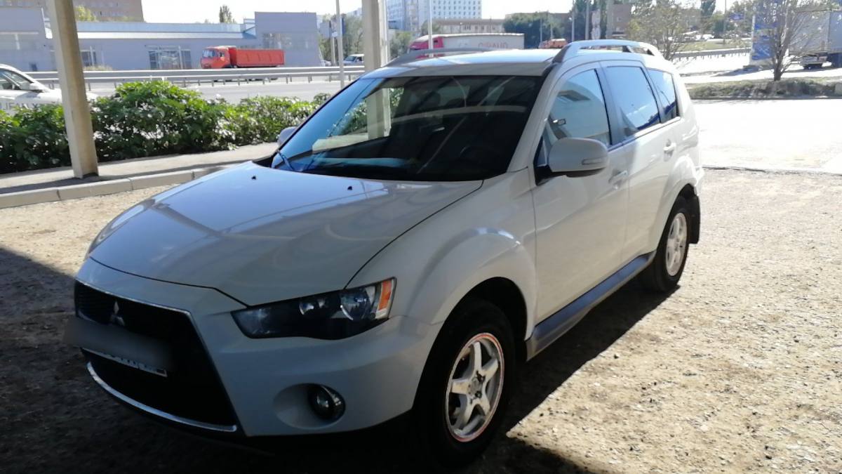 Mitsubishi Outlander II Рестайлинг 2010