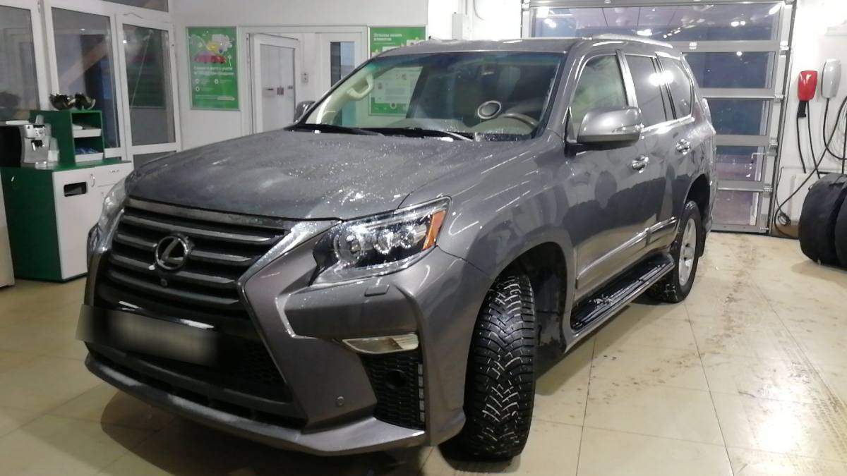 Lexus GX II