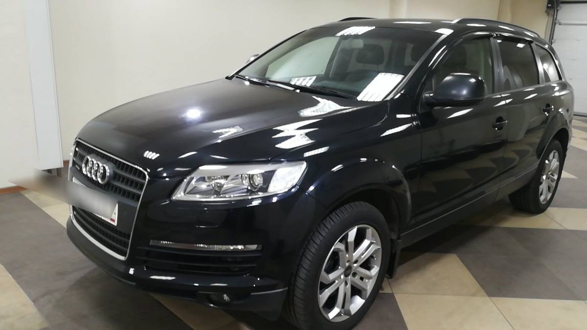 Audi Q7 I