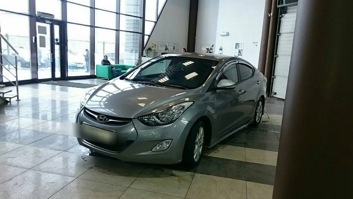 Hyundai Avante V 2011
