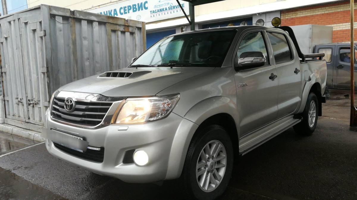 Toyota Hilux VII Рестайлинг 2012