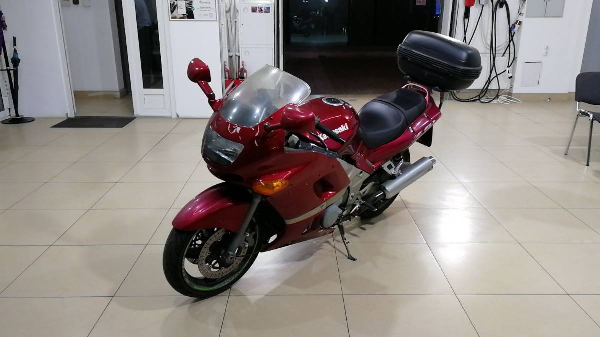 Kawasaki ZZR400-1