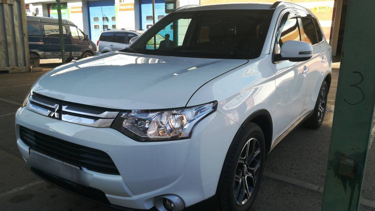 Mitsubishi Outlander III