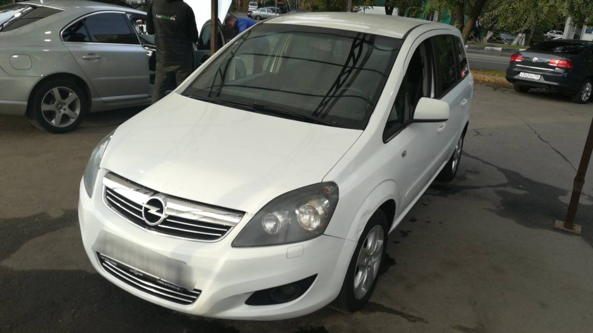 Opel Zafira B Рестайлинг 2011