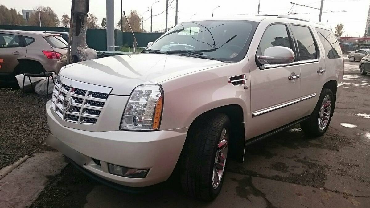 Cadillac Escalade III 2011