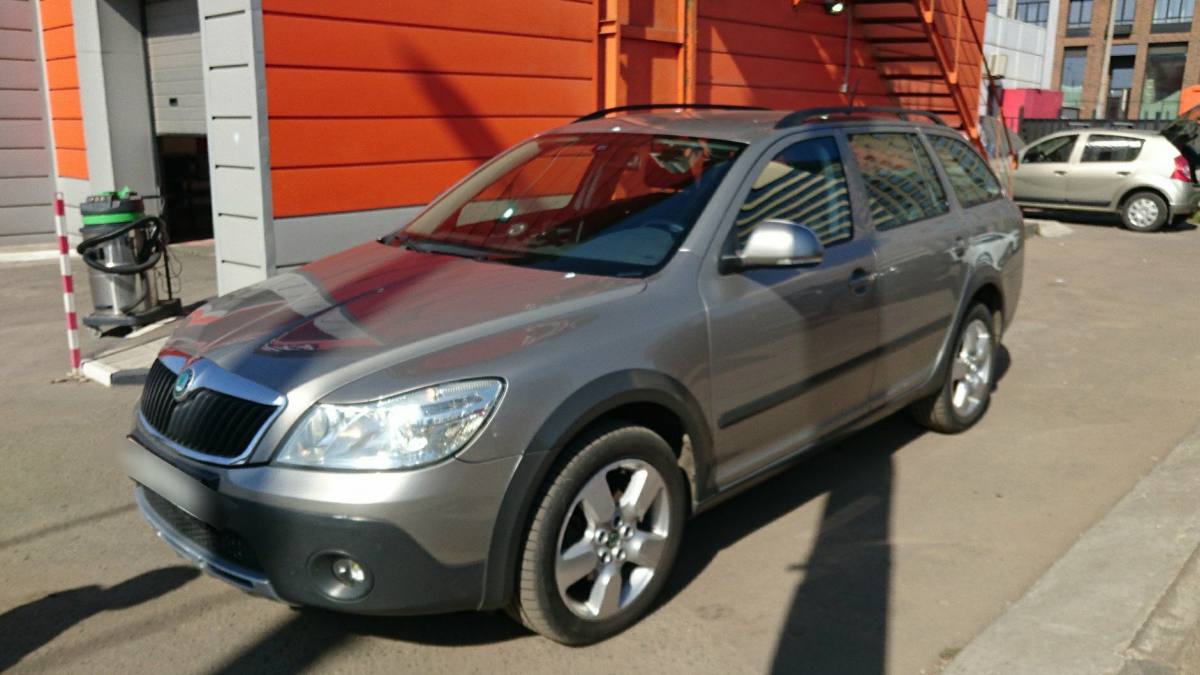 Skoda Octavia II Рестайлинг Scout 1.8 MT (152 л.с.) 4WD [2011] 2011