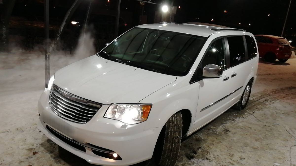 Chrysler Voyager V Рестайлинг 2014