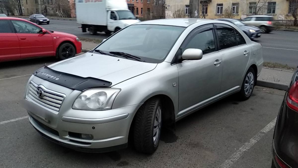 Toyota Avensis II