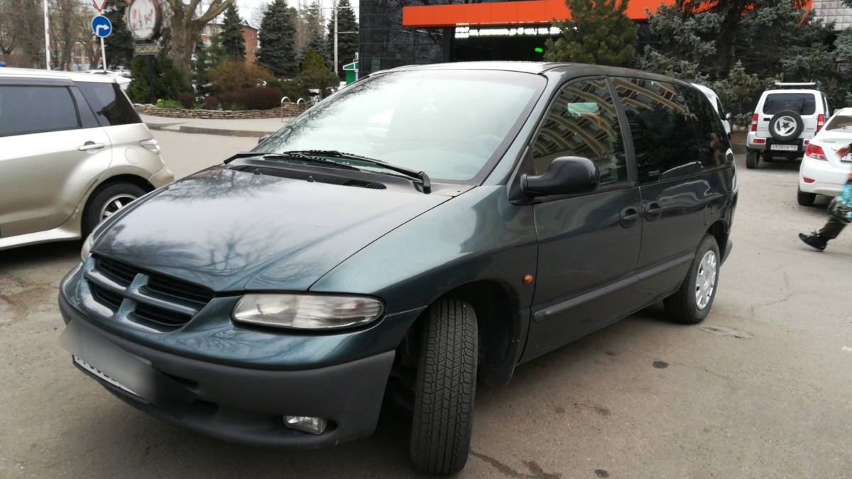 Dodge Caravan III