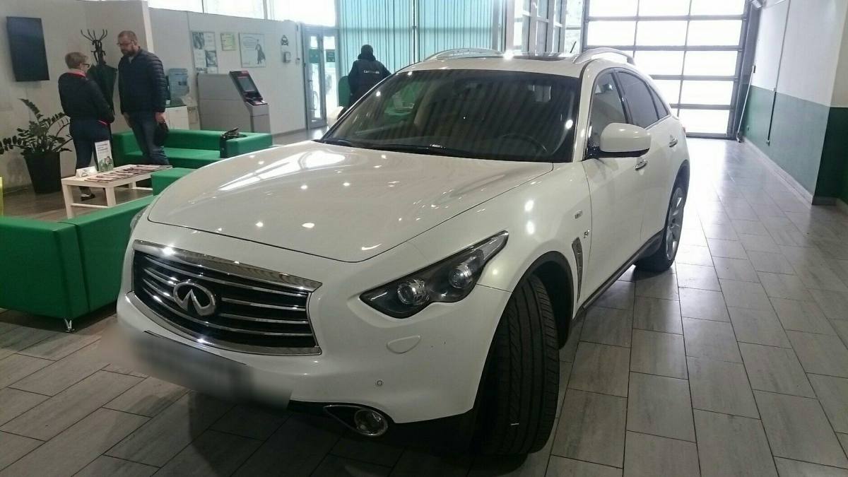 Infiniti QX70